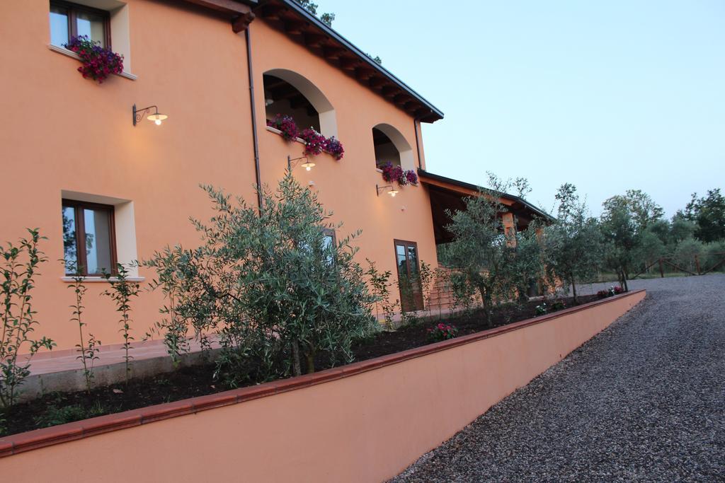 Agriturismo L'Ulivo Падула Экстерьер фото