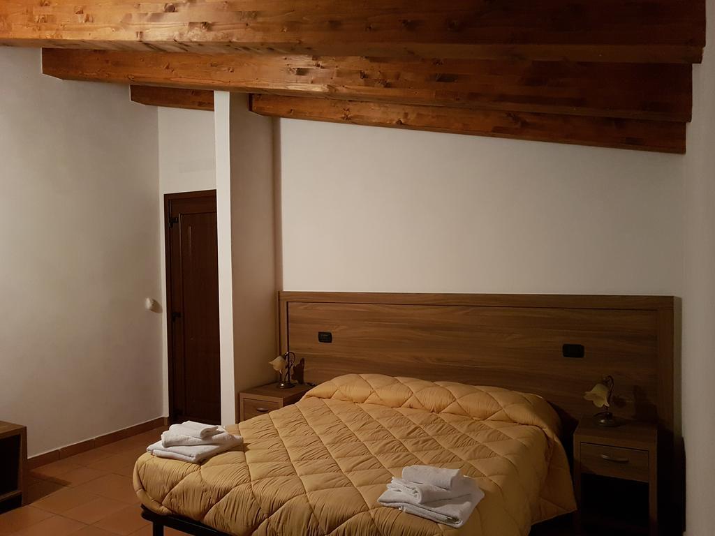 Agriturismo L'Ulivo Падула Экстерьер фото